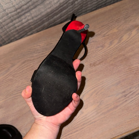 Lulus red & black suede heels - Picture 4 of 4
